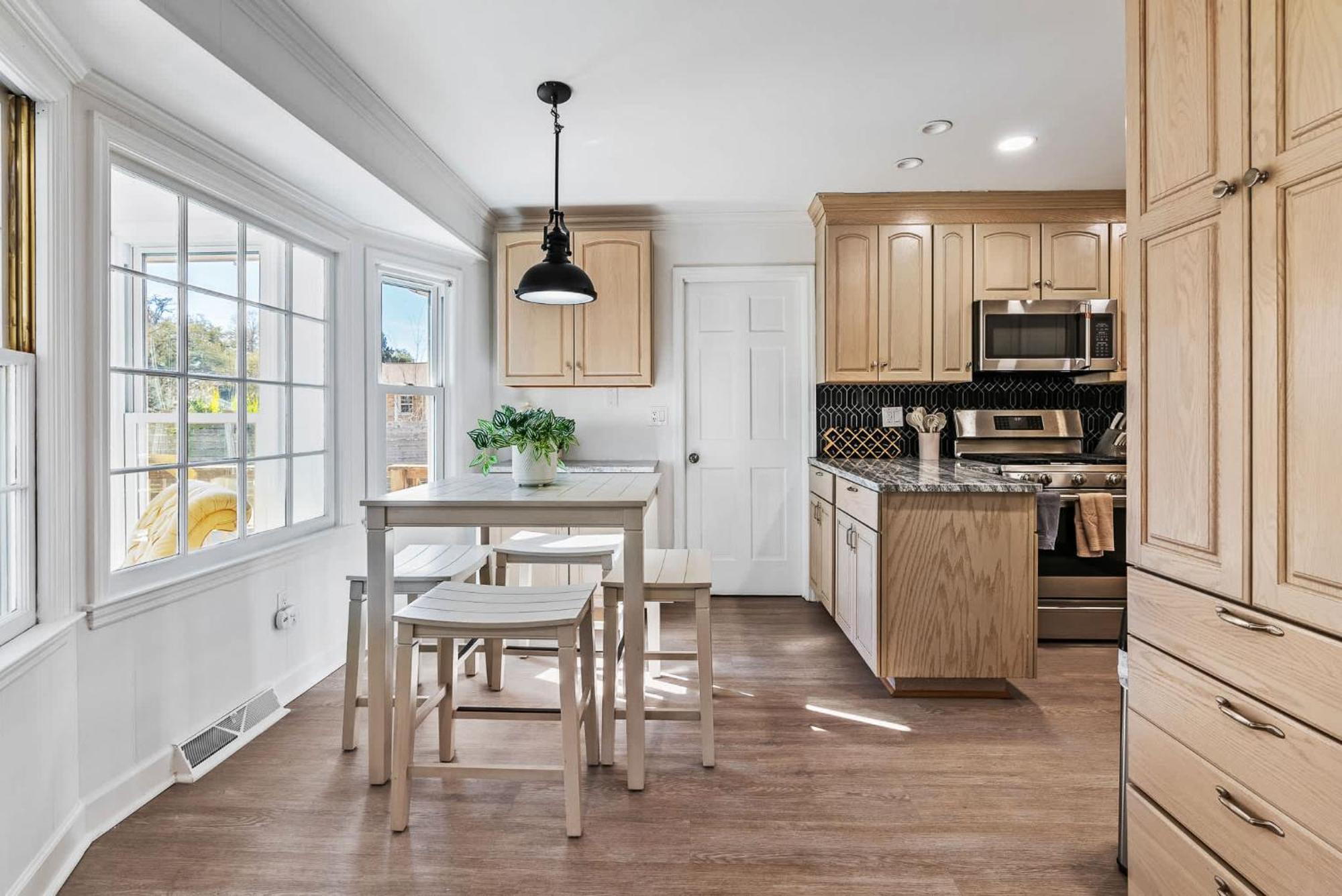 Waterview Retreat - Riverside Haven 4-2 Family Holiday home Charleston