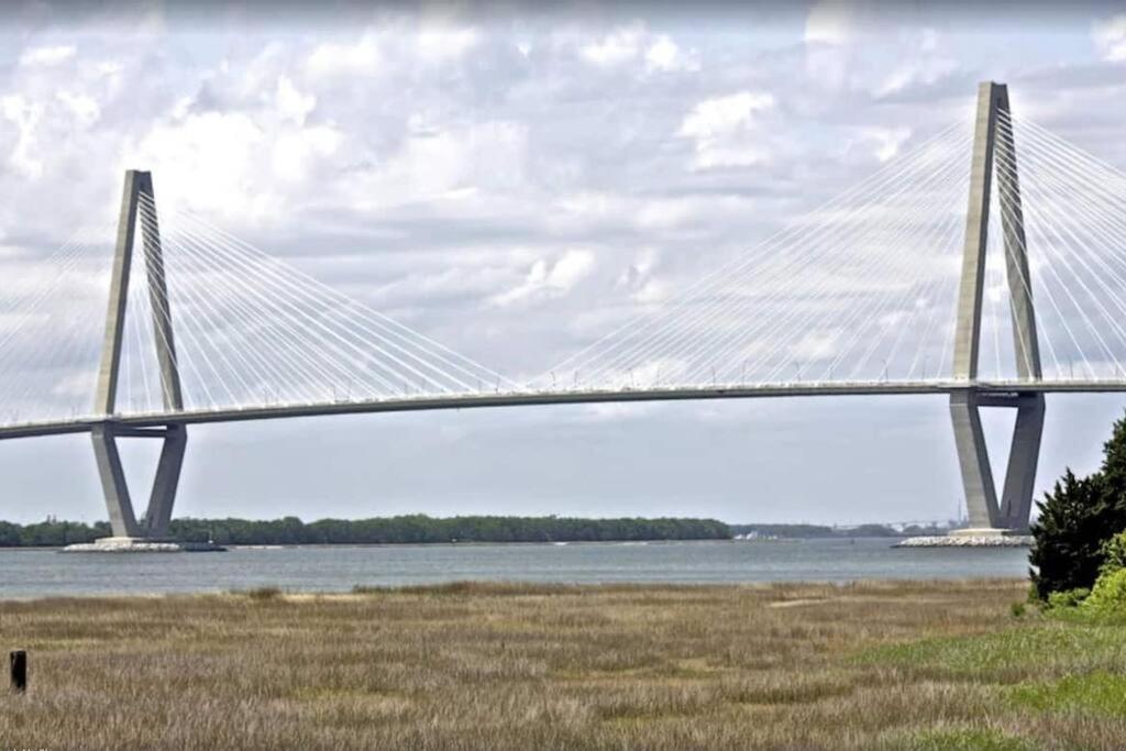 Mt Pleasant Retreat- Mins To Sullivan's Iop Holiday home Charleston
