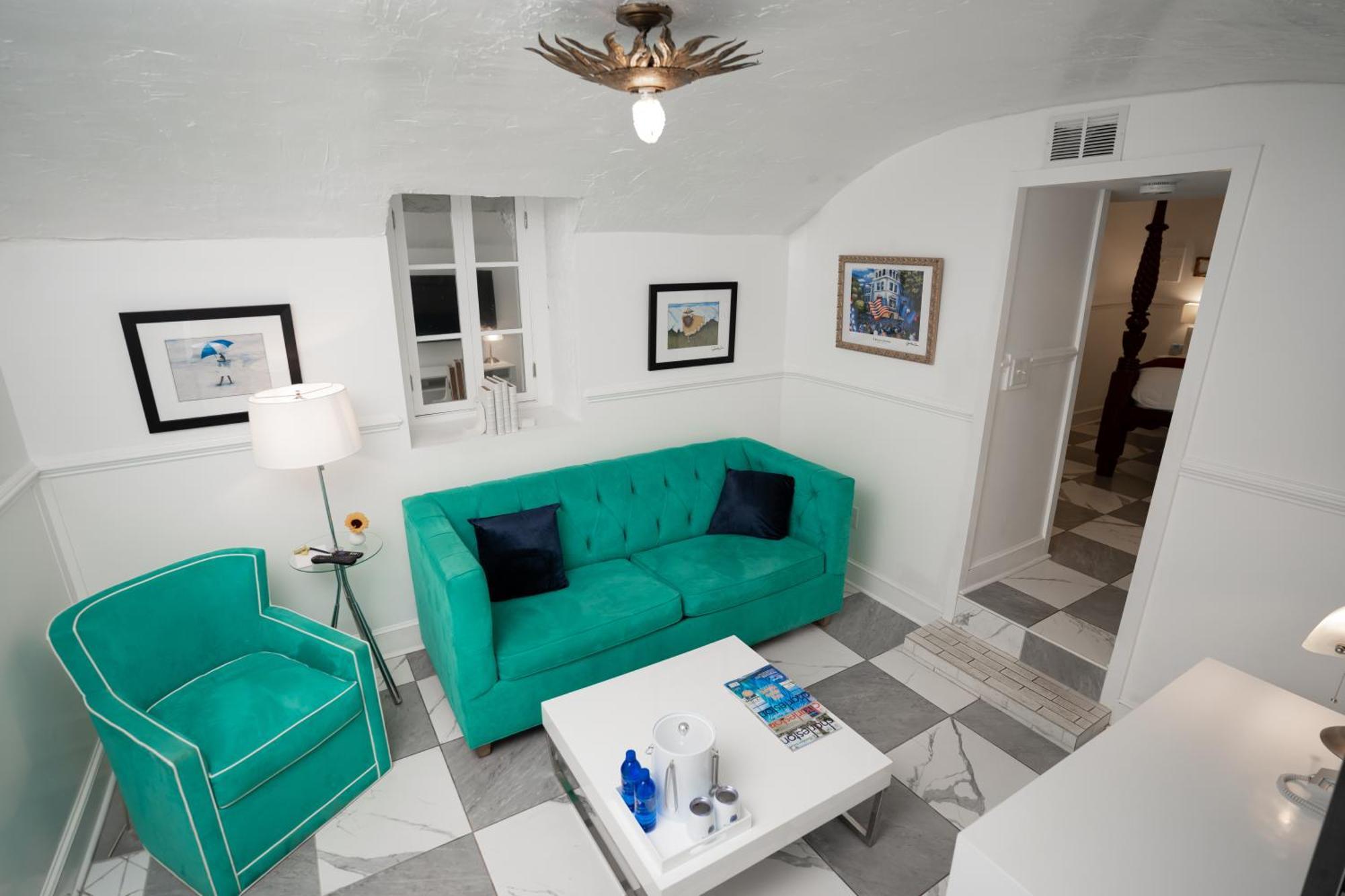 Bed & Breakfast 20 South Battery