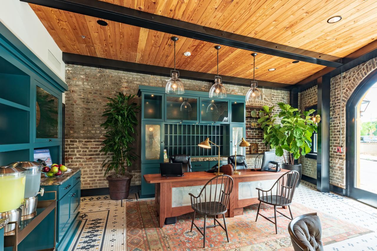 Andrew Pinckney Hotel 4*