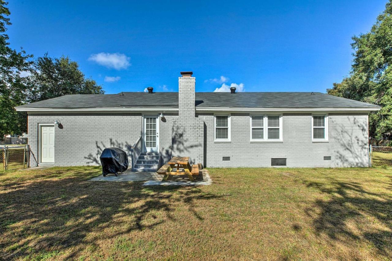 Modern Southern Comforts Near Holiday home *