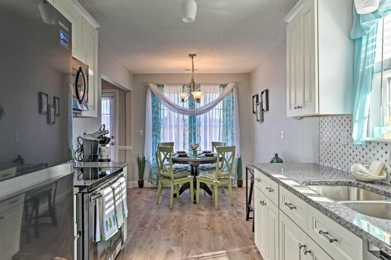 Beach-themed Retreat 10 Mi To Downtown Holiday home *