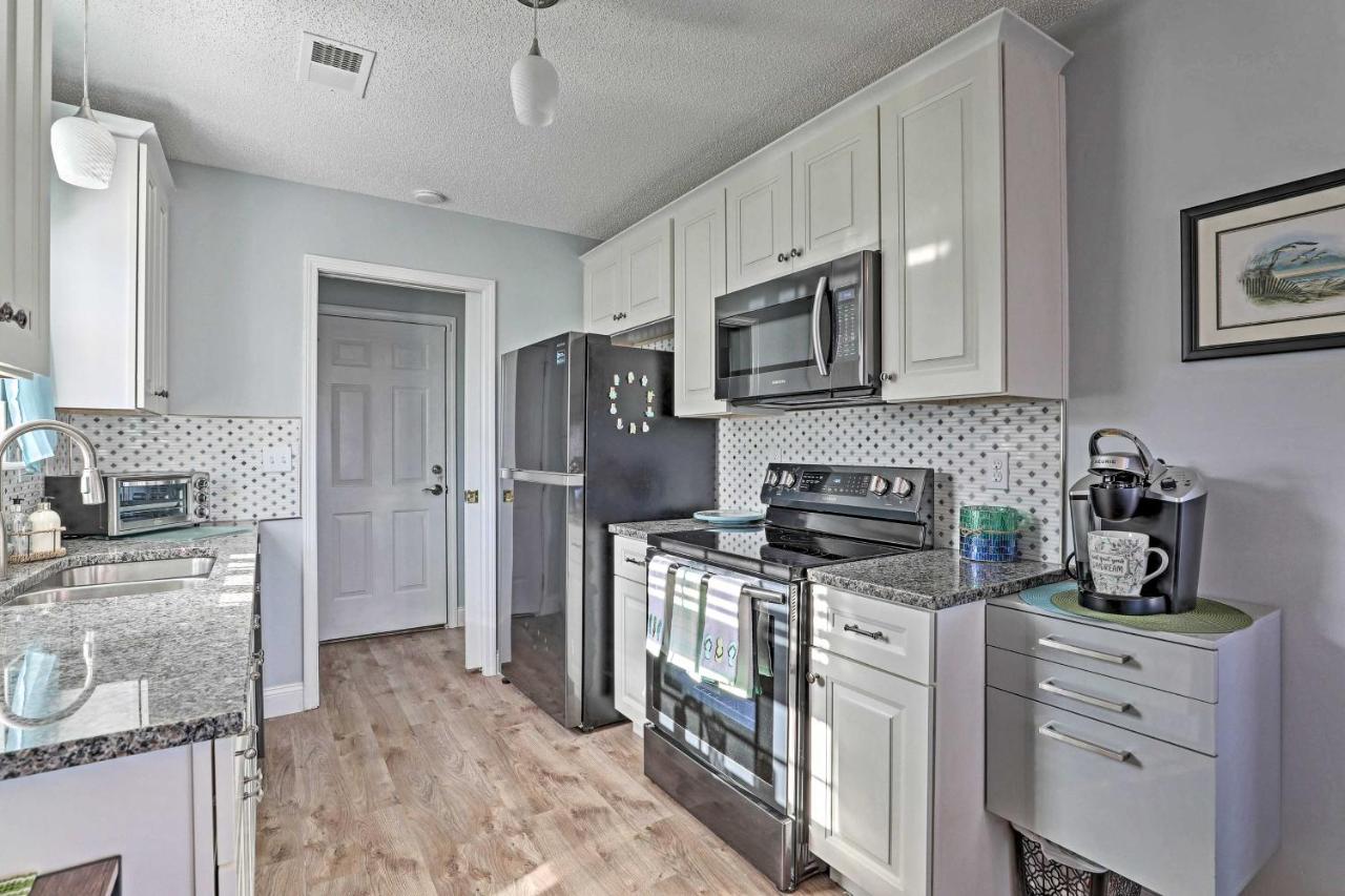 Beach-themed Retreat 10 Mi To Downtown Holiday home