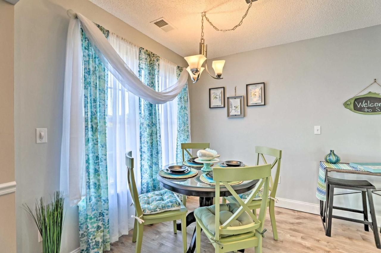 Beach-themed Retreat 10 Mi To Downtown Holiday home