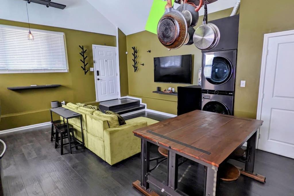 Farmhouse For 6 In Black House Charleston