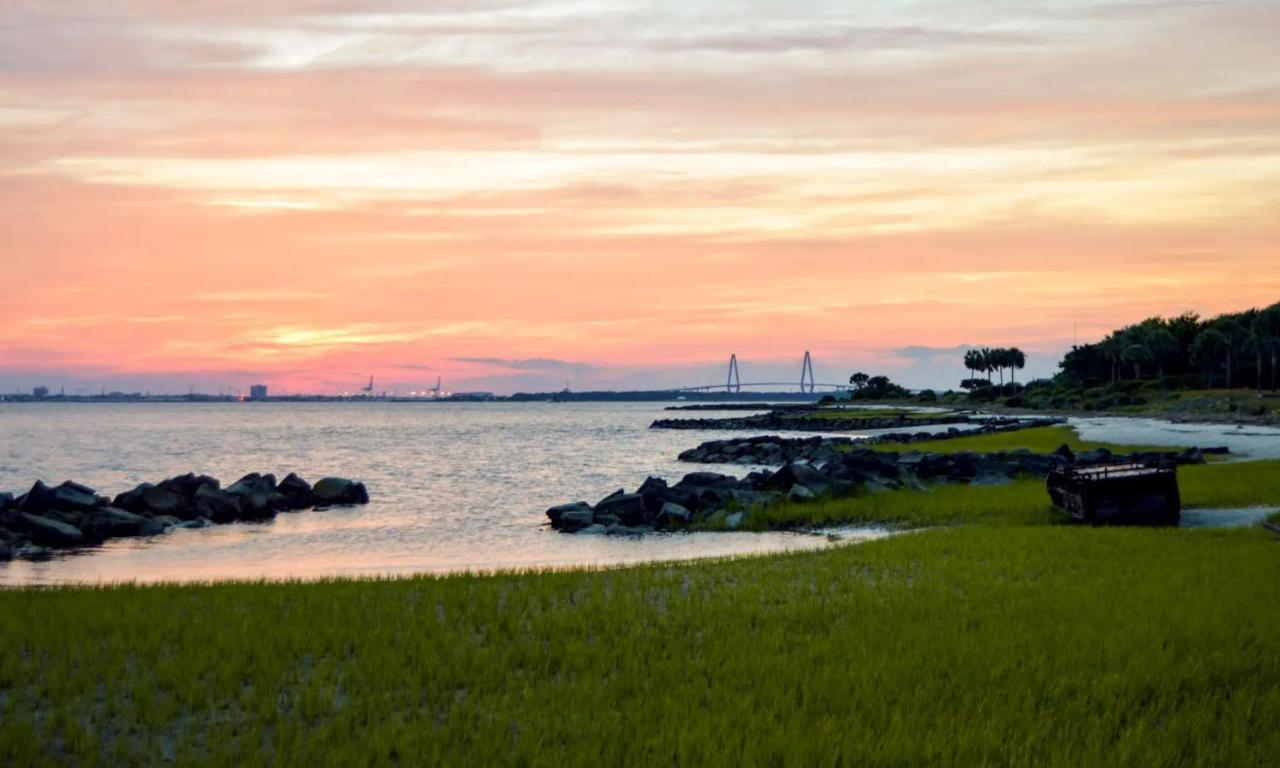 Holiday home ☆live On The Water! Palmetto Palm W/ Patio - 10min To Downtown & Beaches☆ Charleston
