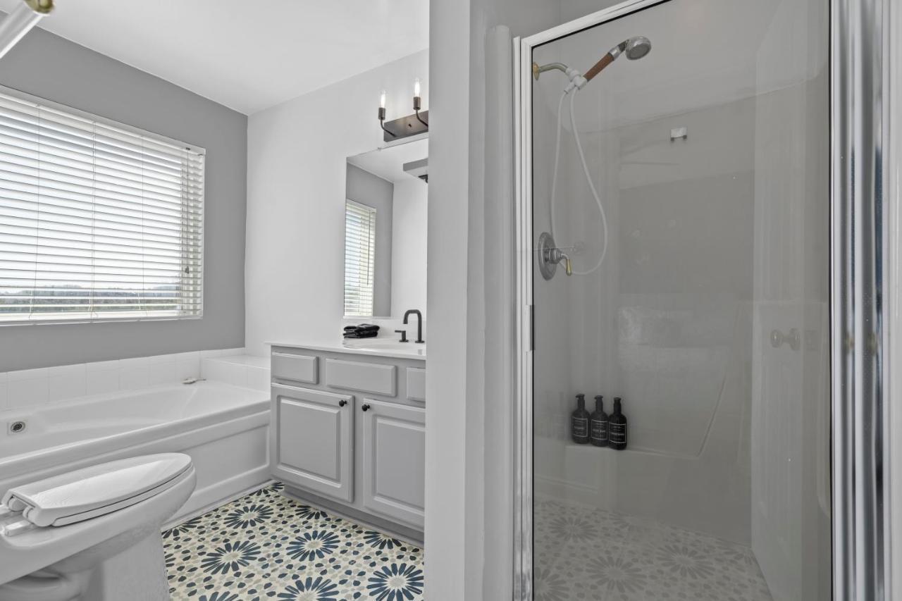 ☆live On The Water! Palmetto Palm W/ Patio - 10min To Downtown & Beaches☆ Holiday home *