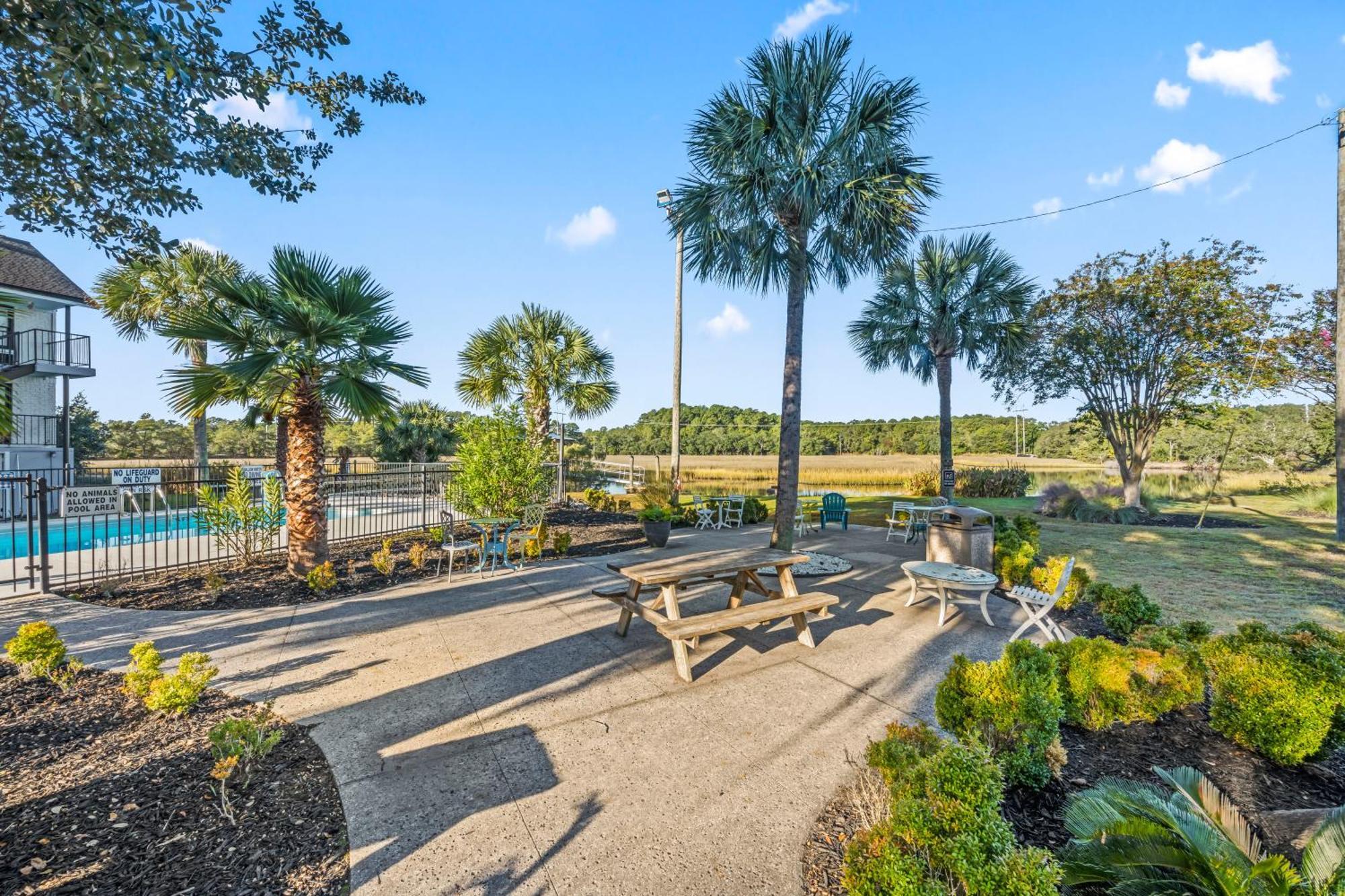 Creekside 3* Charleston