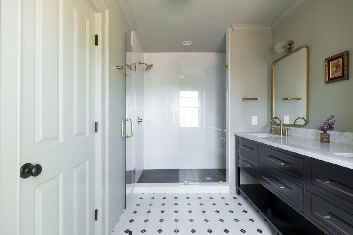 The Nicholas Veranda King - Walk To King Bed & Breakfast Charleston